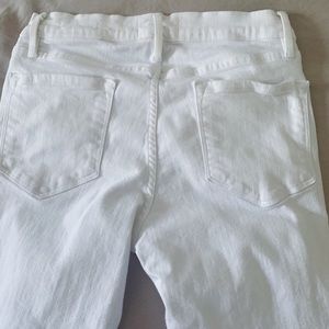 Frame Denim Le Skinny de Jeanne crop white